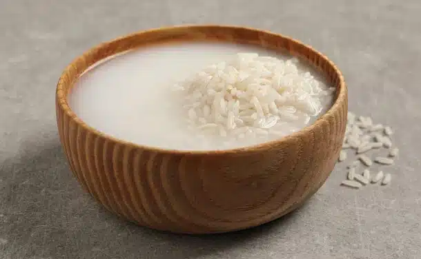 Gunkan suşi pirinci hazırlanıyor