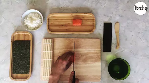 Traditionellt hosomaki sushi recept steg 3