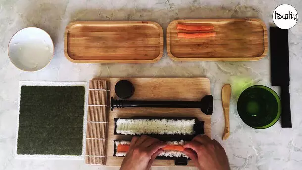 Innovativt hosomaki sushi recept steg 3