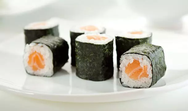Innovativt hosomaki sushi recept steg 9
