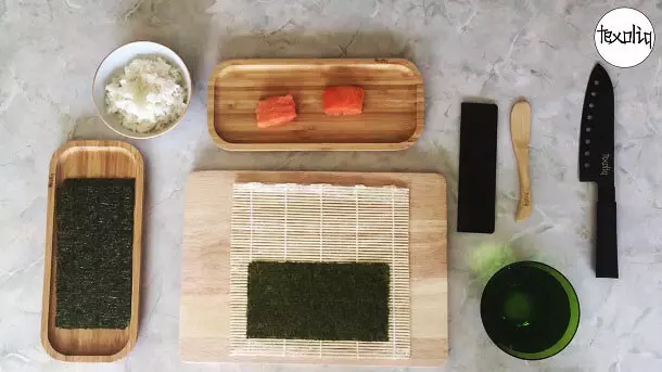 Traditional hosomaki sushi recipe step 1